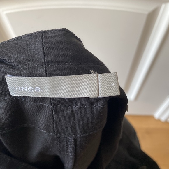 Women’s Vince black pants size Large 36% linen with cargo pockets Capri length - Picture 8 of 9